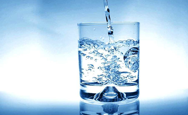 Uống đủ nước mỗi ngày cho các bác tài có một cơ thể khỏe mạnh hơn